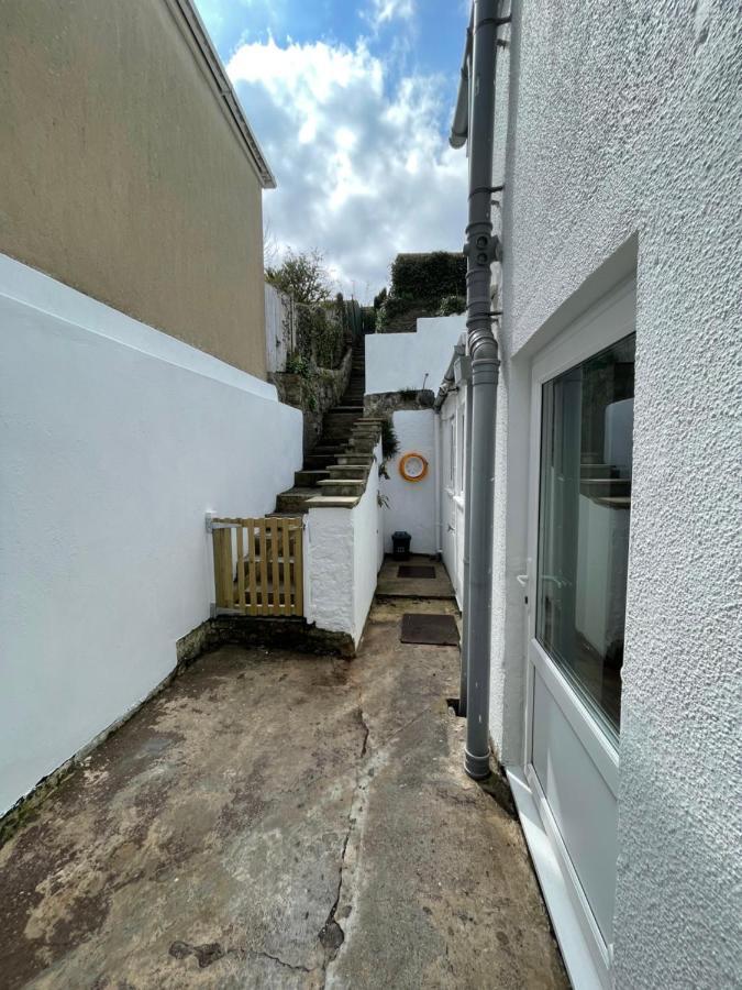 Cheerful 2 Bedroom Townhouse With Cinema Loft Pembroke Dock Exterior foto